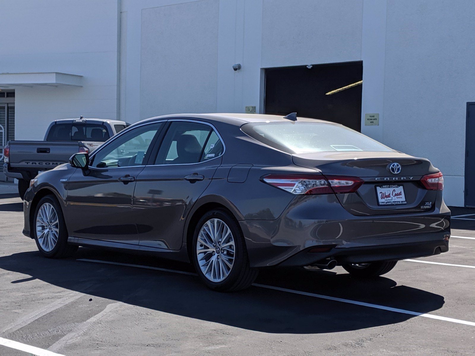 New 2020 Toyota Camry Hybrid XLE 4dr Car in Long Beach #D13174 | West ...
