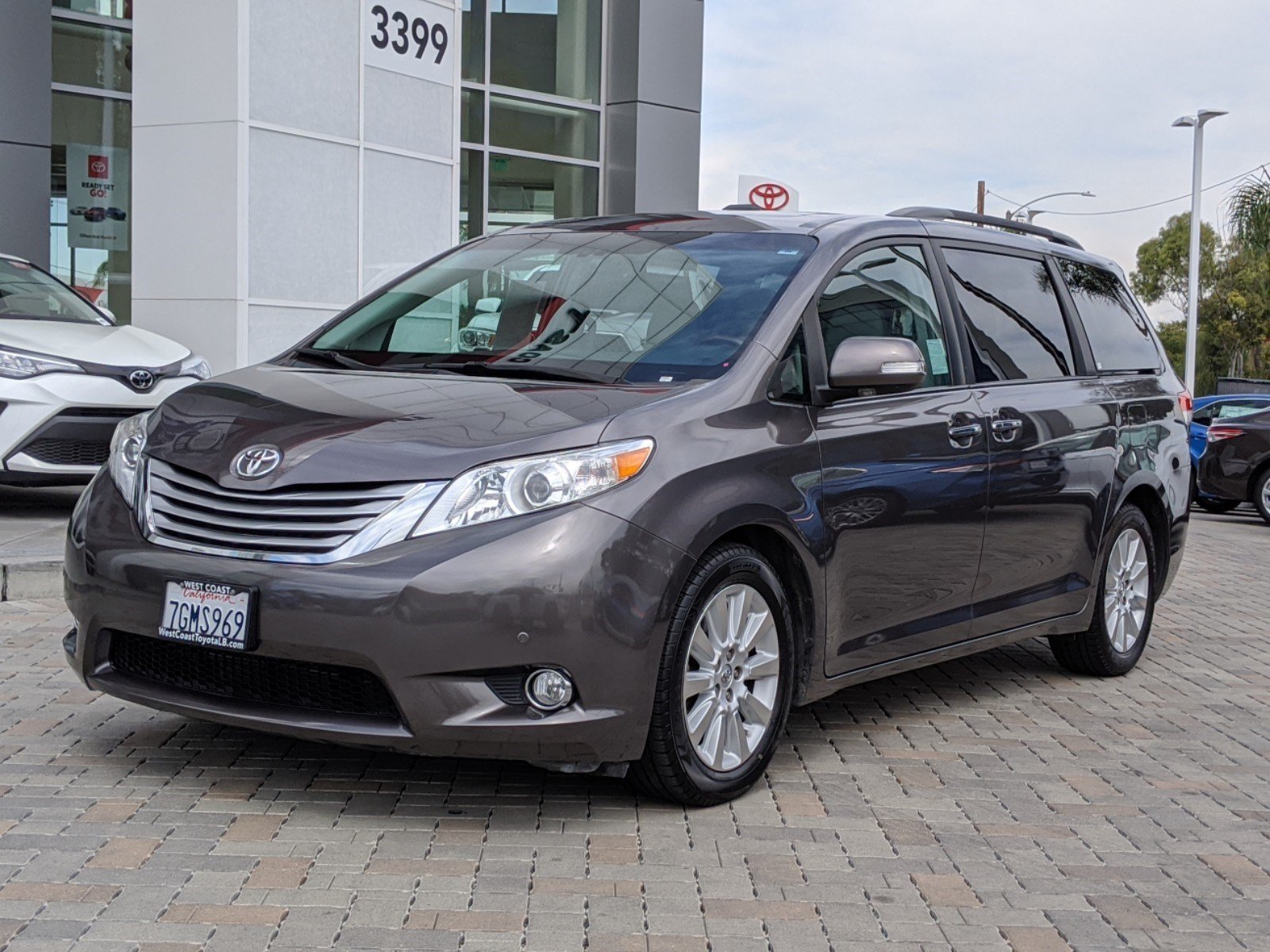 Pre-Owned 2014 Toyota Sienna Limited Mini-van, Passenger in Long Beach